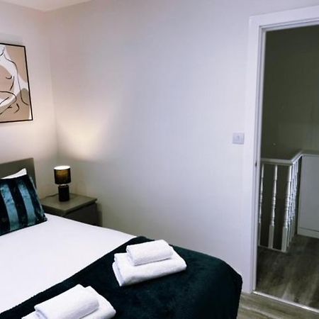 2 Bedroom Serviced Apartment London Bagian luar foto