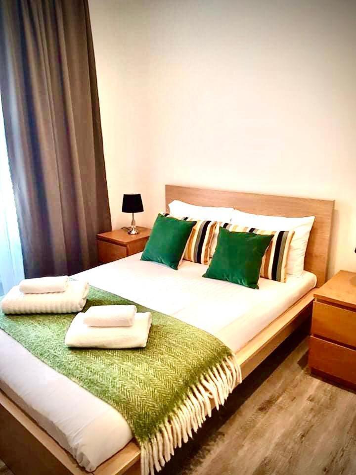 2 Bedroom Serviced Apartment London Bagian luar foto